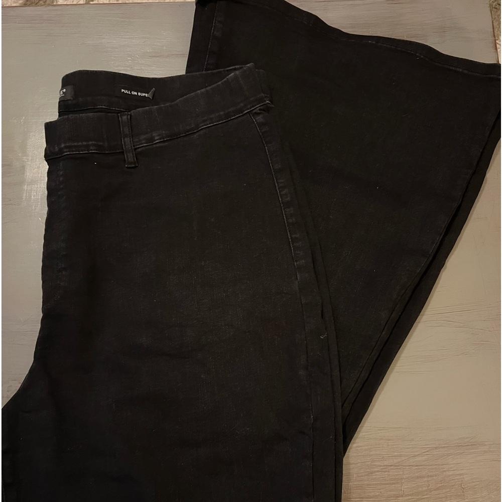 Excellent condition Judy blue wide leg pull on jeans